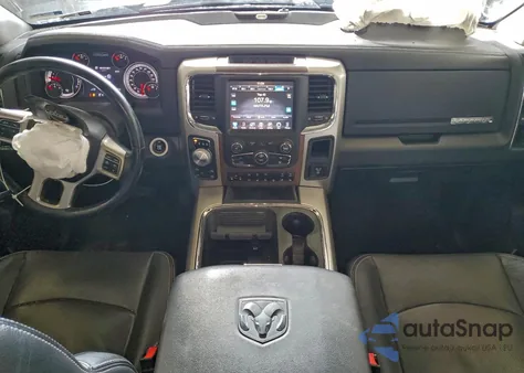 2015 Ram 1500 Laramie z USA, uszkodzony, nr VIN 1C6RR7VT8FS787034